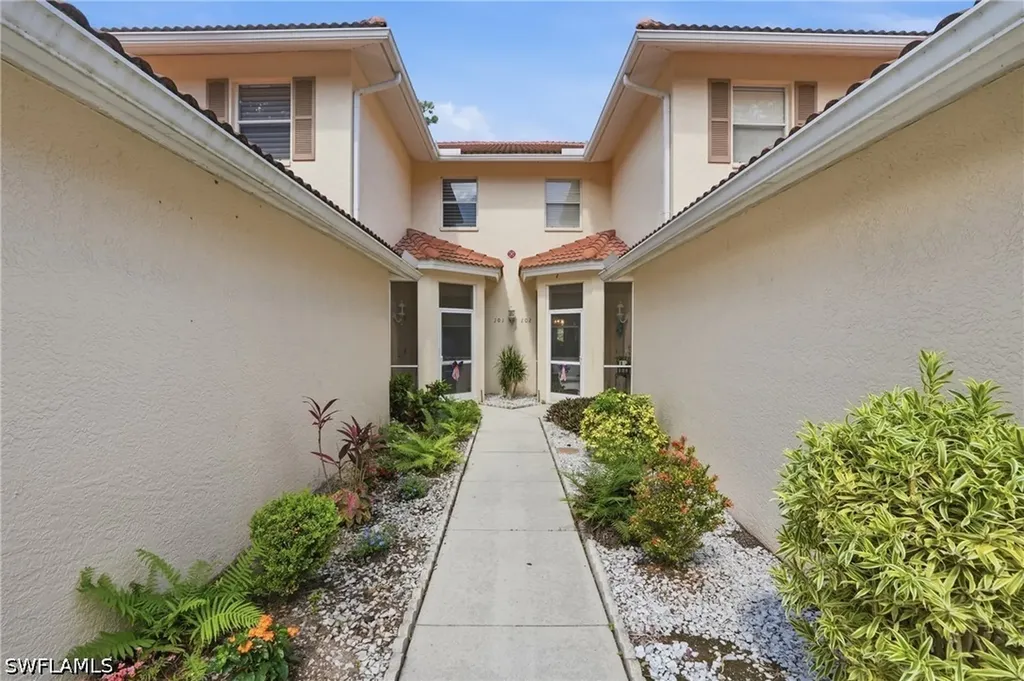 340 Robin Hood Circle Naples FL 34104
