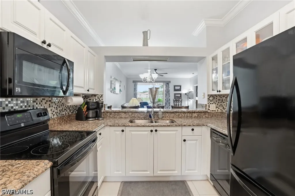 340 Robin Hood Circle Naples FL 34104