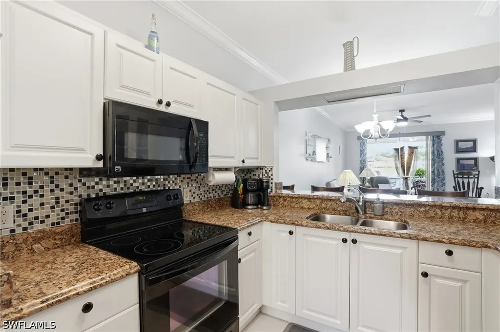 340 Robin Hood Circle Naples FL 34104