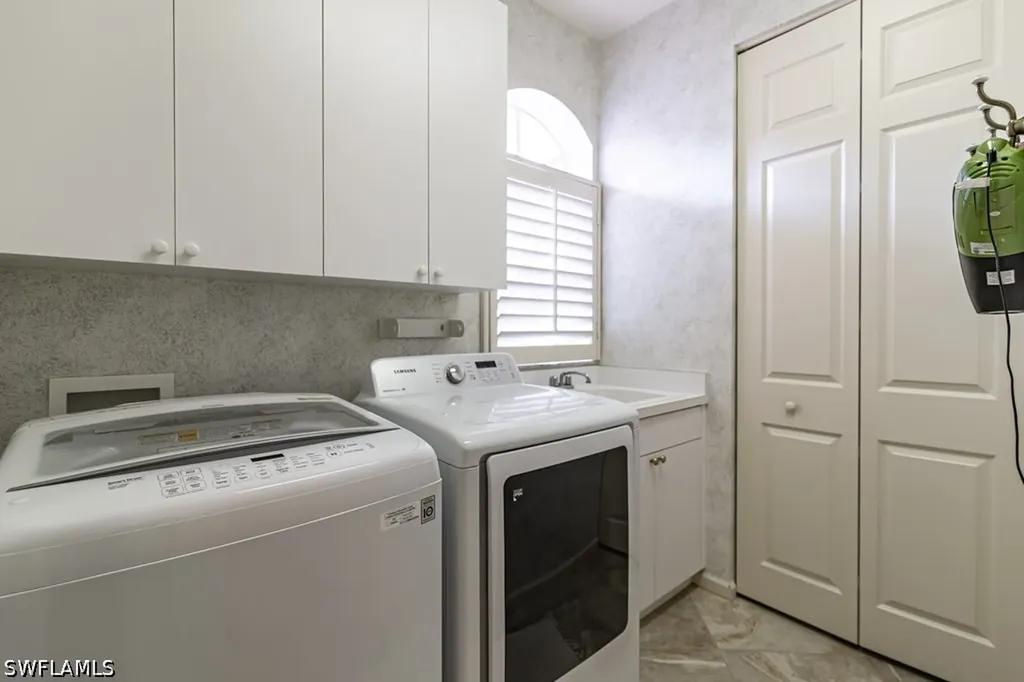 8460 Abbington Circle Naples FL 34108