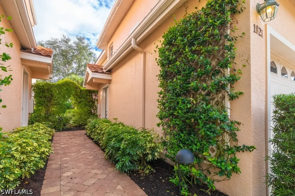 8460 Abbington Circle Naples FL 34108