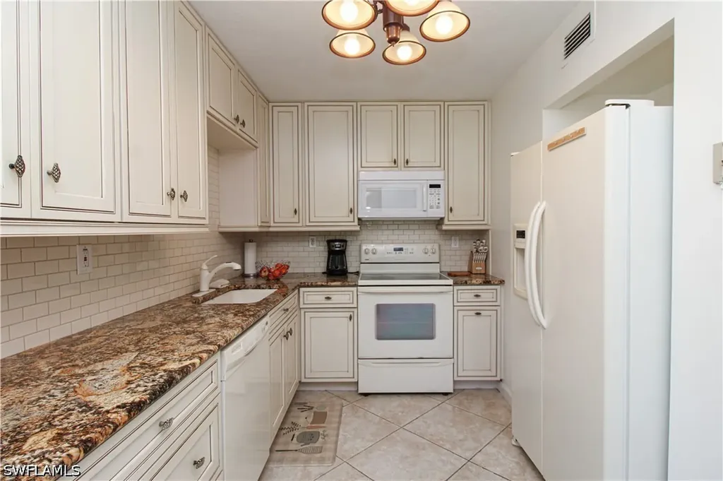 1510 Mainsail Drive Naples FL 34114