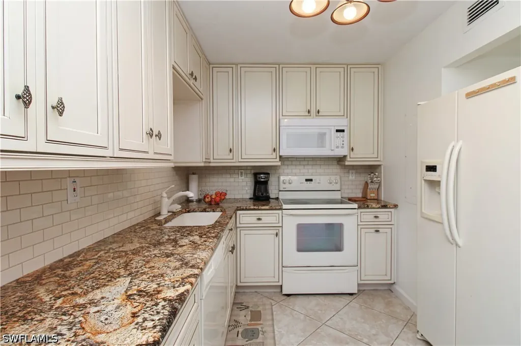 1510 Mainsail Drive Naples FL 34114