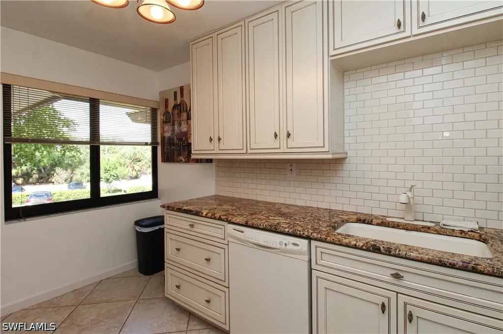 1510 Mainsail Drive Naples FL 34114