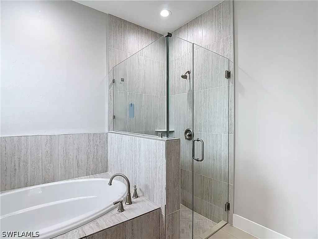 594 31st Street NW Naples FL 34120