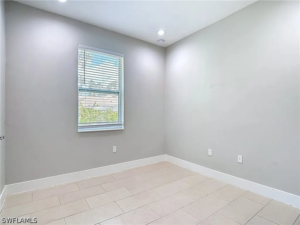594 31st Street NW Naples FL 34120