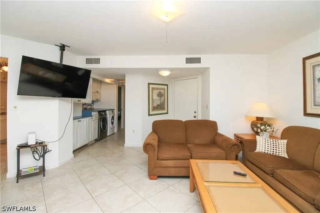 1510 Mainsail Drive Naples FL 34114