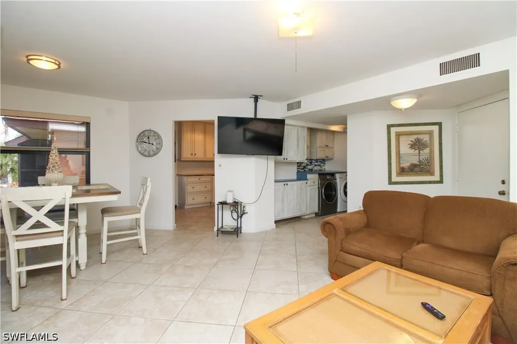 1510 Mainsail Drive Naples FL 34114