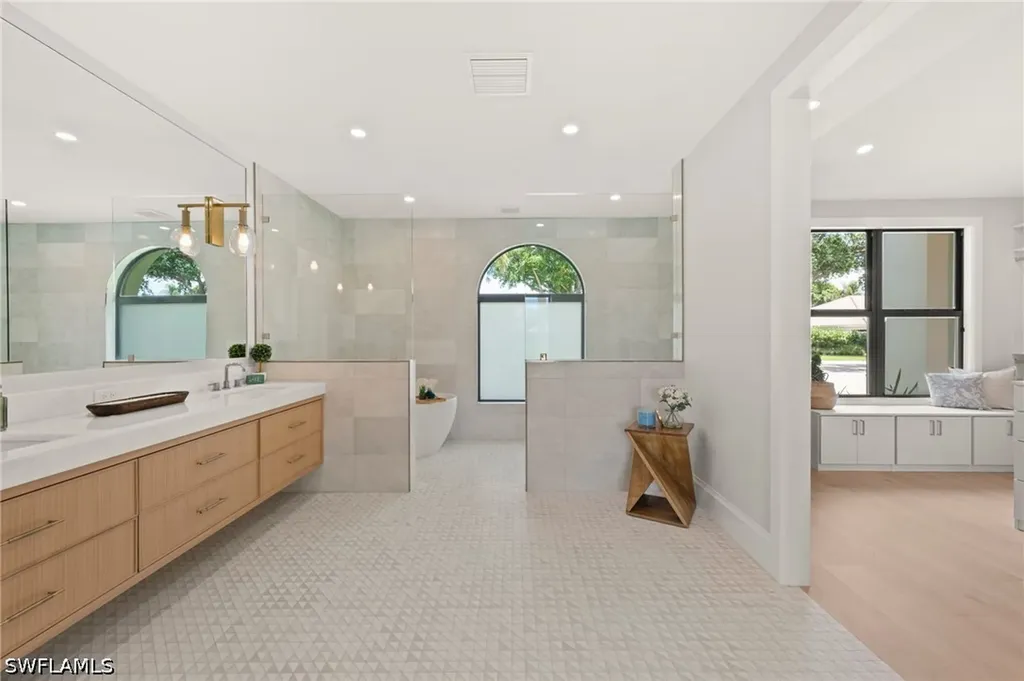 207 Monterey Drive Naples FL 34119