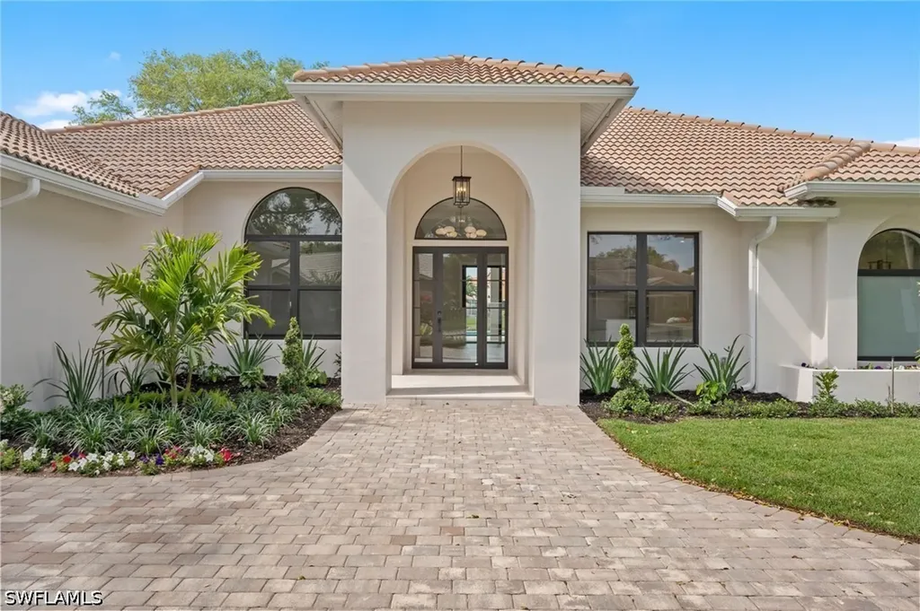 207 Monterey Drive Naples FL 34119