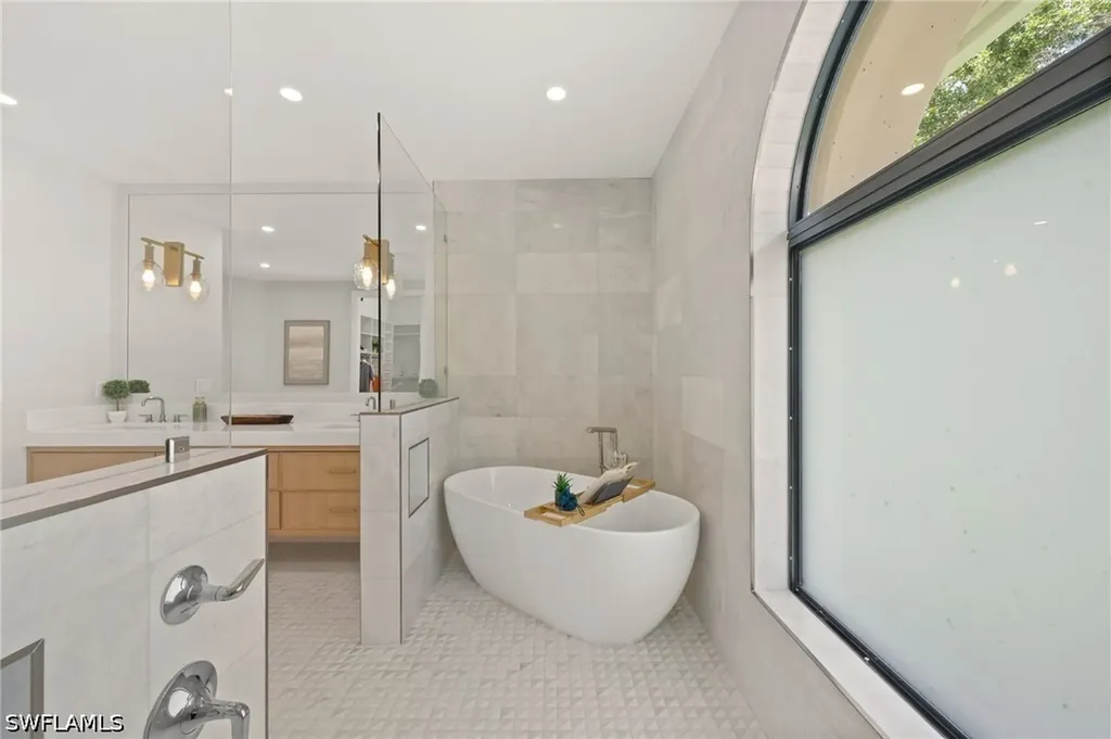 207 Monterey Drive Naples FL 34119