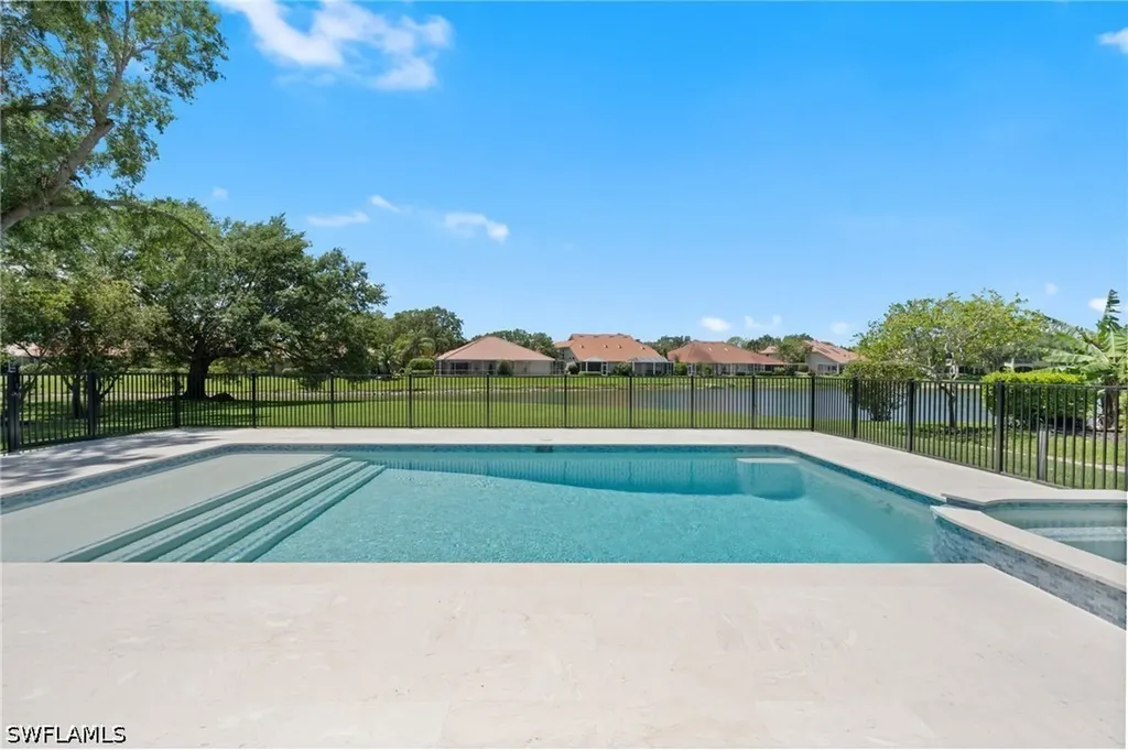 207 Monterey Drive Naples FL 34119