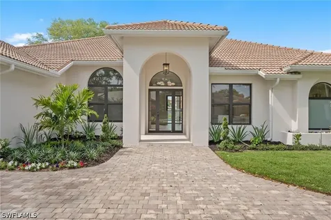 207 Monterey Drive Naples FL 34119