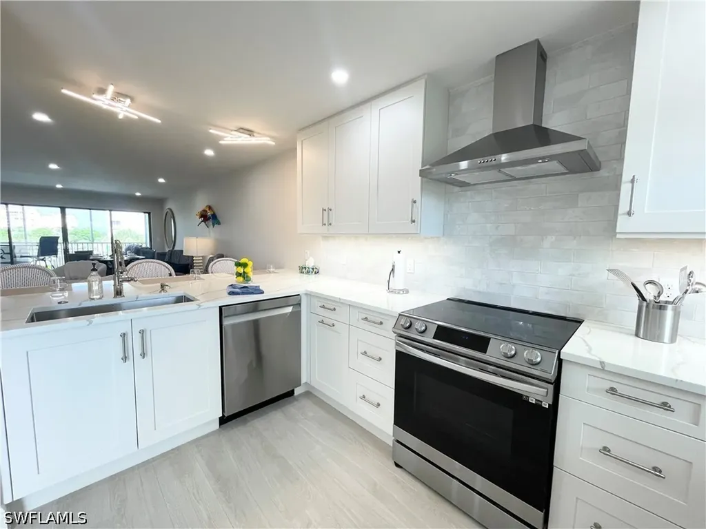 12945 Vanderbilt Drive Naples FL 34110