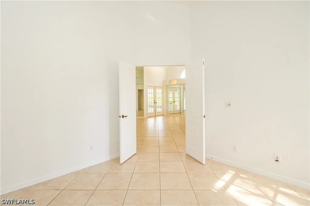 10201 Regent Circle Naples FL 34109