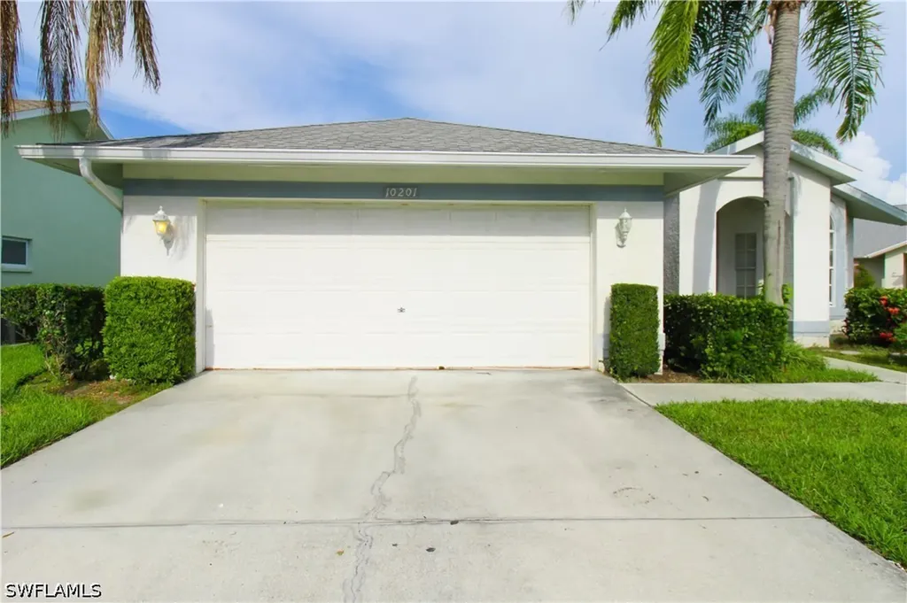 10201 Regent Circle Naples FL 34109