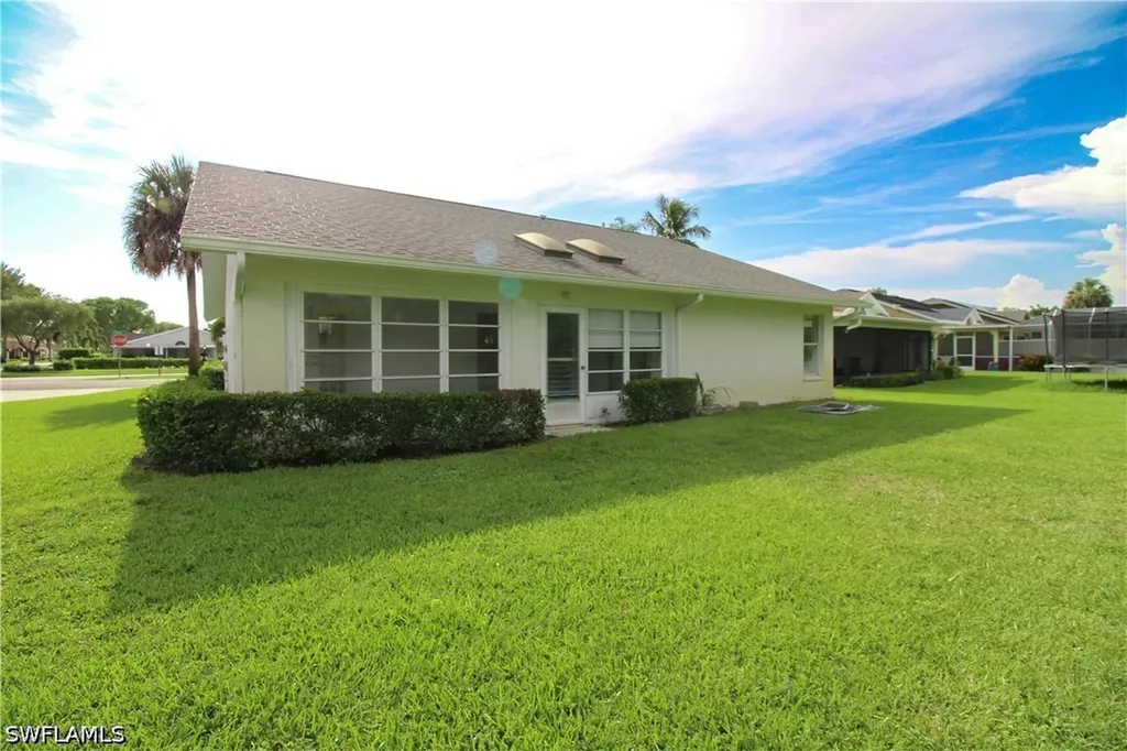 10201 Regent Circle Naples FL 34109
