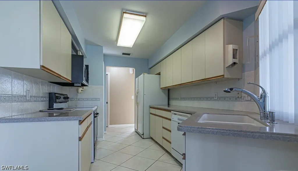 1620 Forest Lakes Boulevard Naples FL 34105