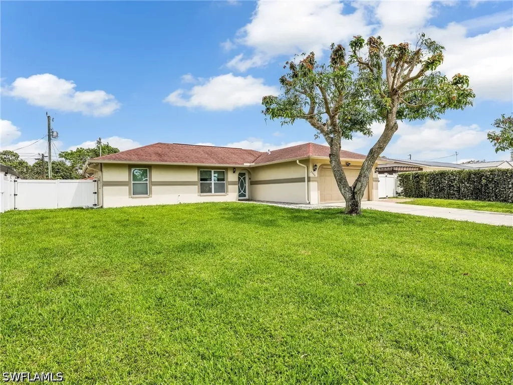 2200 45th Terrace SW Naples FL 34116