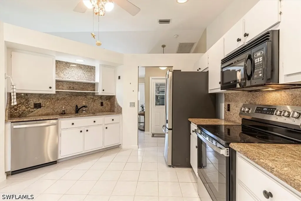 124 Versailles Circle Naples FL 34112