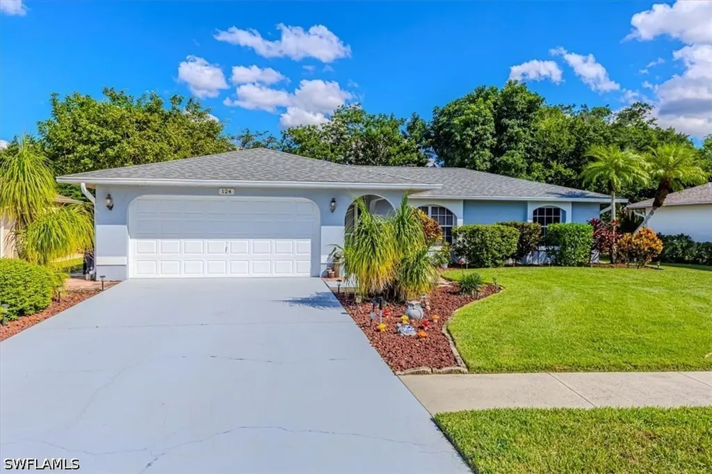 124 Versailles Circle Naples FL 34112