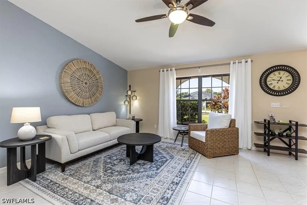124 Versailles Circle Naples FL 34112
