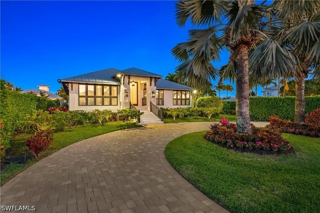 1585 Mullet Lane Naples FL 34102