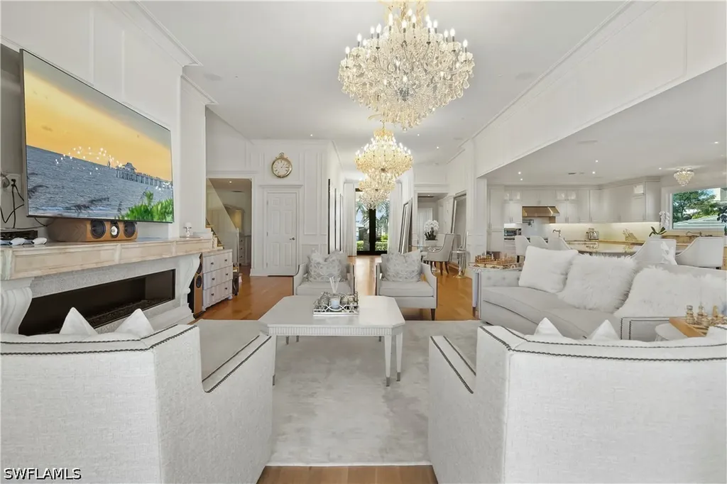 1585 Mullet Lane Naples FL 34102