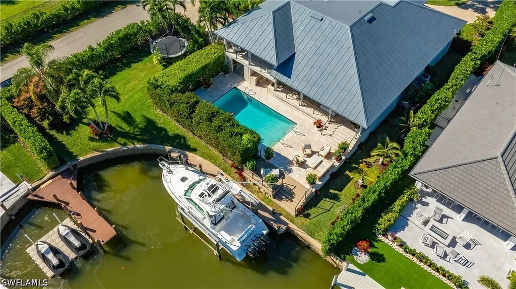 1585 Mullet Lane Naples FL 34102