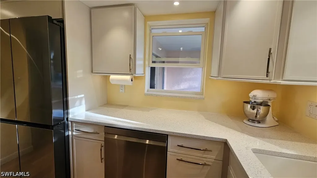 301 6th Avenue S Naples FL 34102