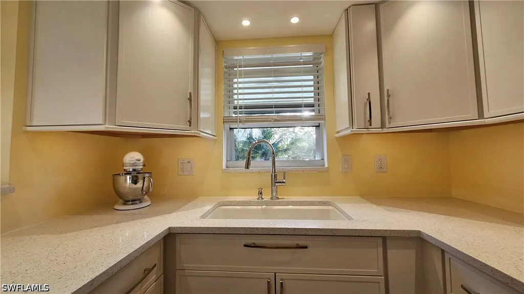 301 6th Avenue S Naples FL 34102
