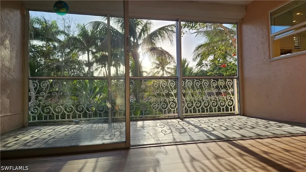 301 6th Avenue S Naples FL 34102