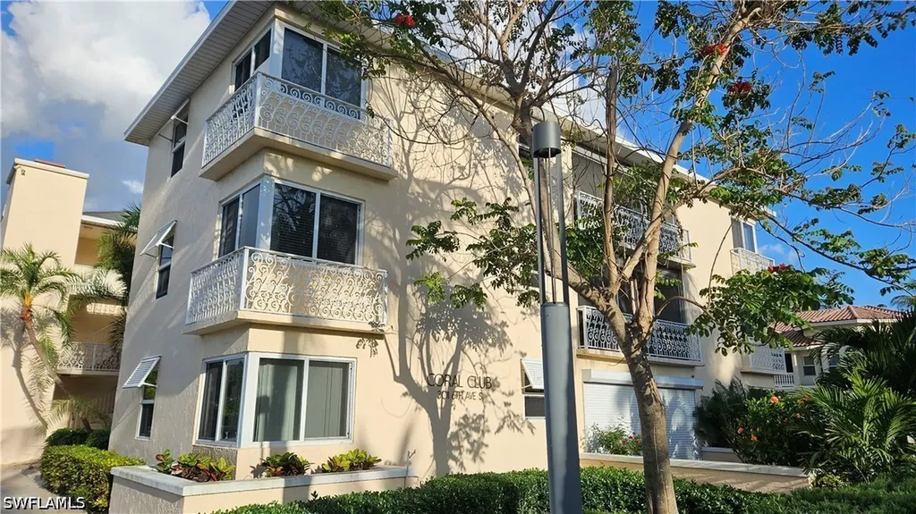 301 6th Avenue S Naples FL 34102