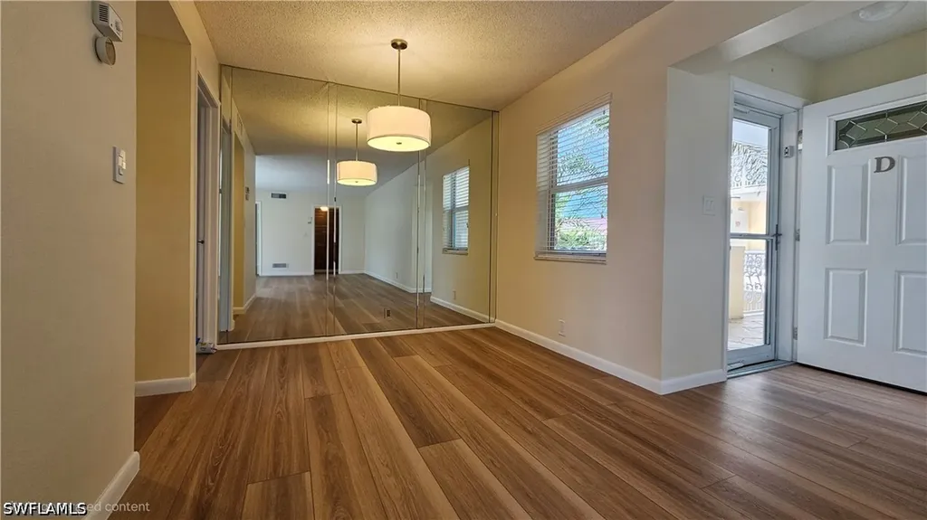 301 6th Avenue S Naples FL 34102