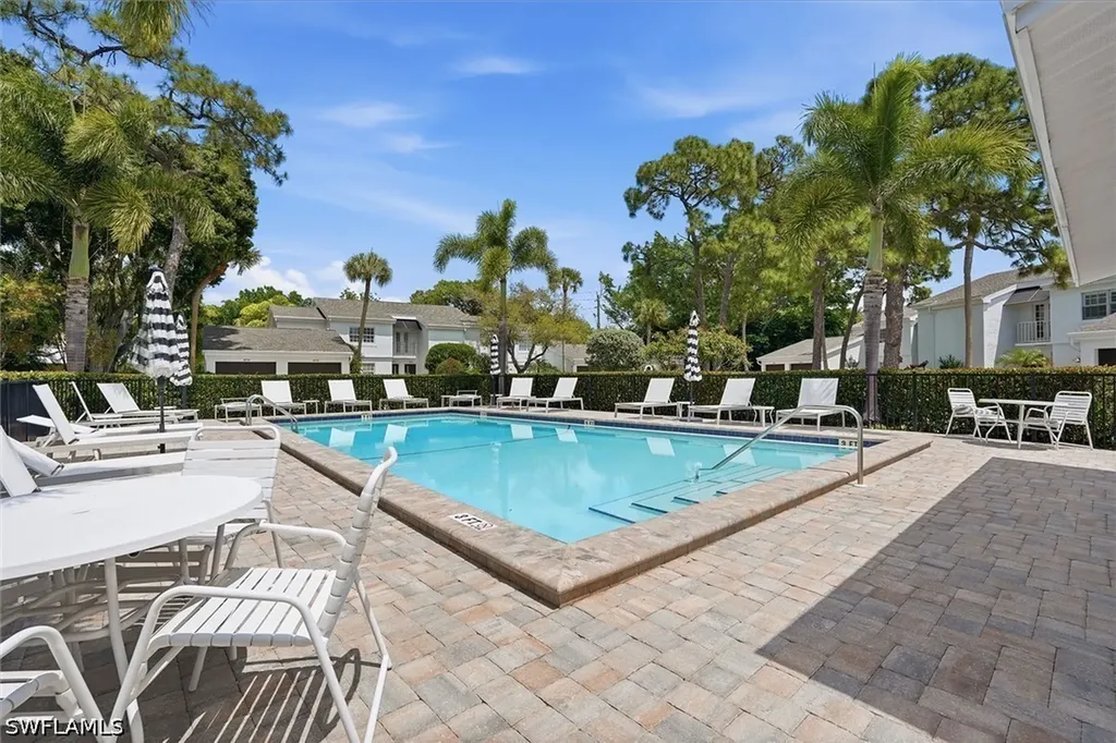 4784 West Boulevard Naples FL 34103