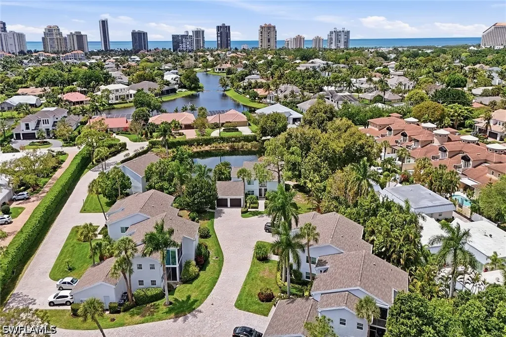 4784 West Boulevard Naples FL 34103