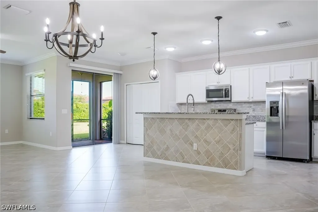 1573 Vizcaya Lane Naples FL 34113