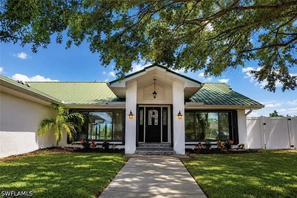 3049 SW 11th Place Cape Coral FL 33914