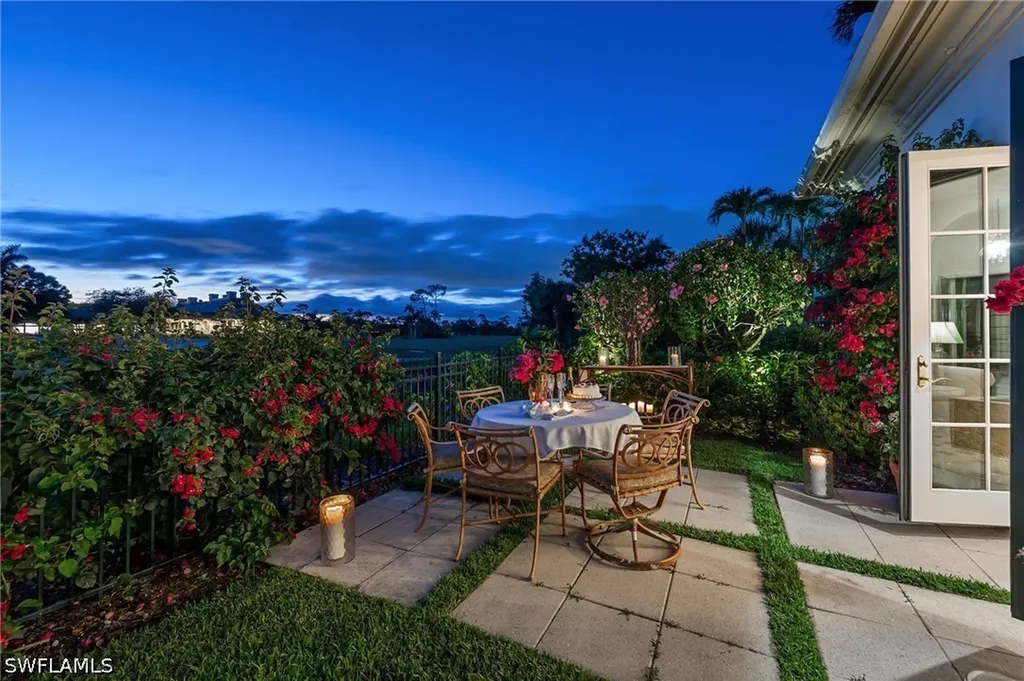 2595 Twinflower Lane Naples FL 34105