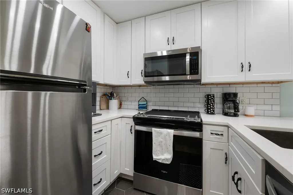 3313 Europa Drive Naples FL 34105