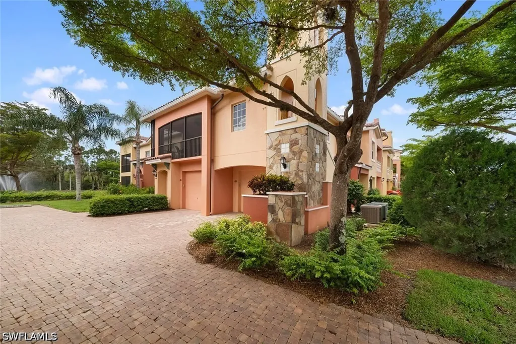 8641 Piazza Del Lago Circle Estero FL 33928