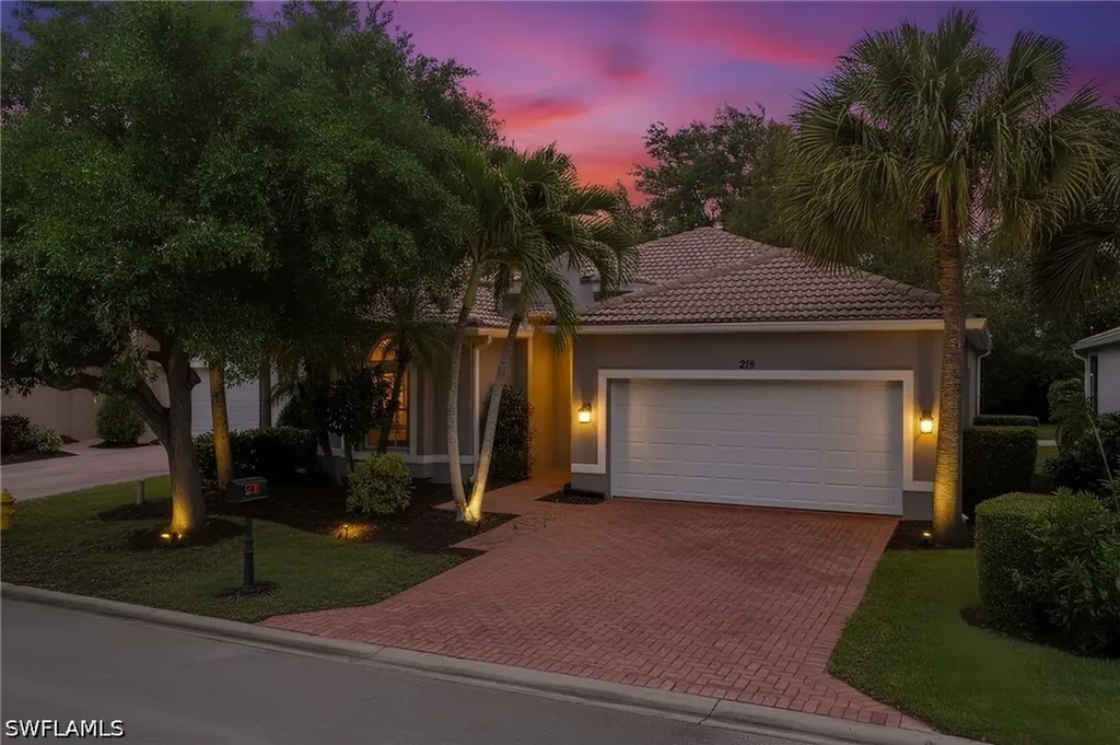 219 Glen Eagle Circle Naples FL 34104
