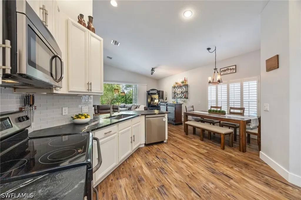 219 Glen Eagle Circle Naples FL 34104