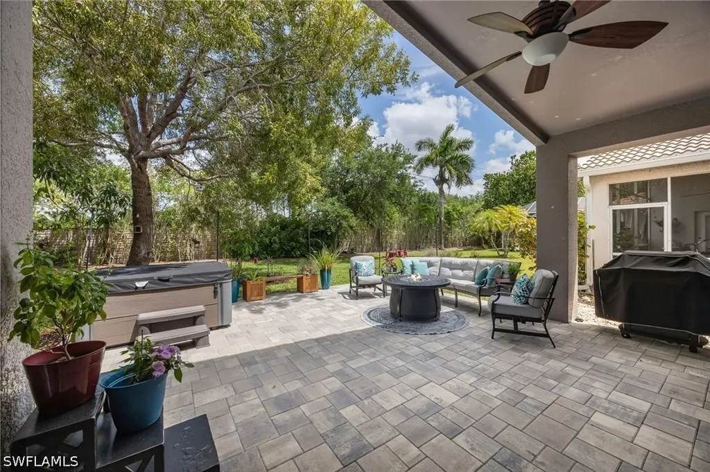 219 Glen Eagle Circle Naples FL 34104