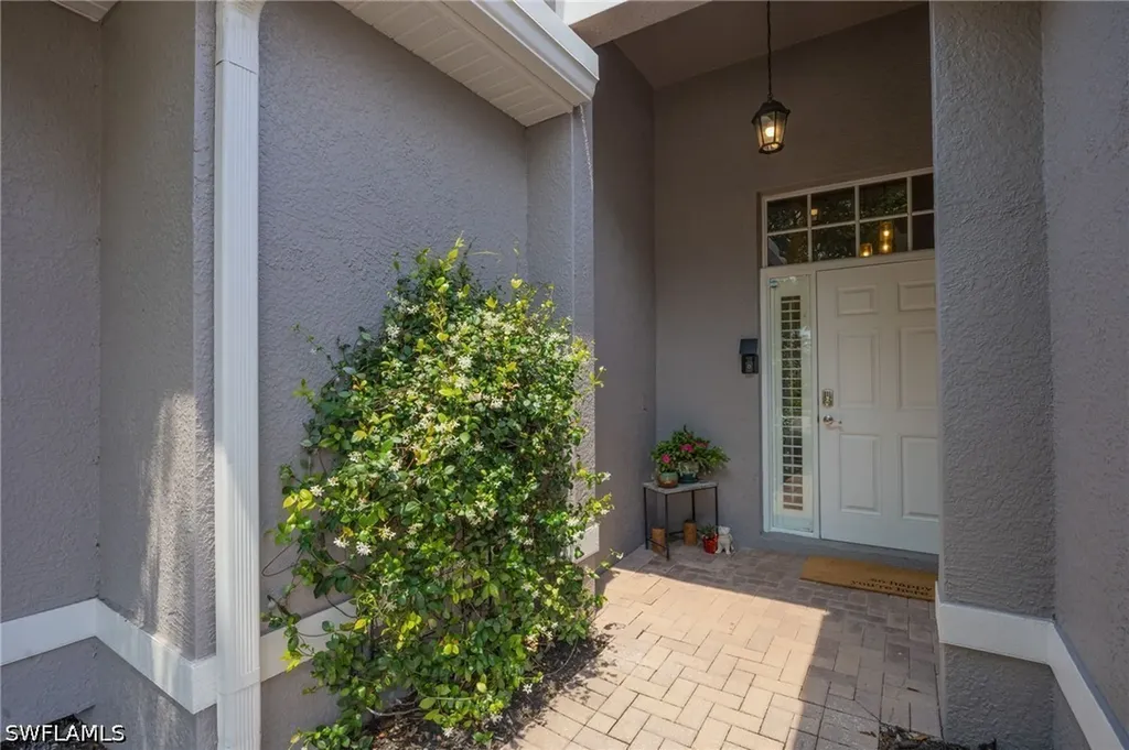 219 Glen Eagle Circle Naples FL 34104