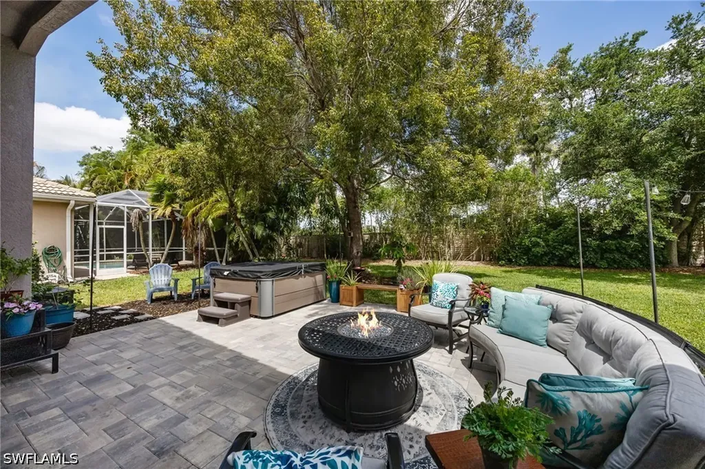 219 Glen Eagle Circle Naples FL 34104
