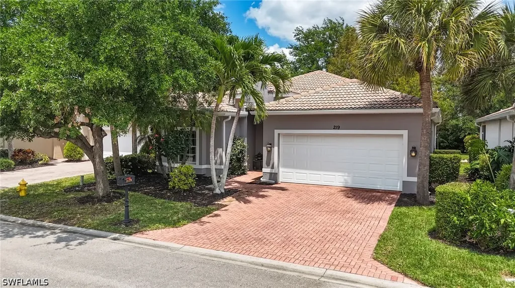 219 Glen Eagle Circle Naples FL 34104