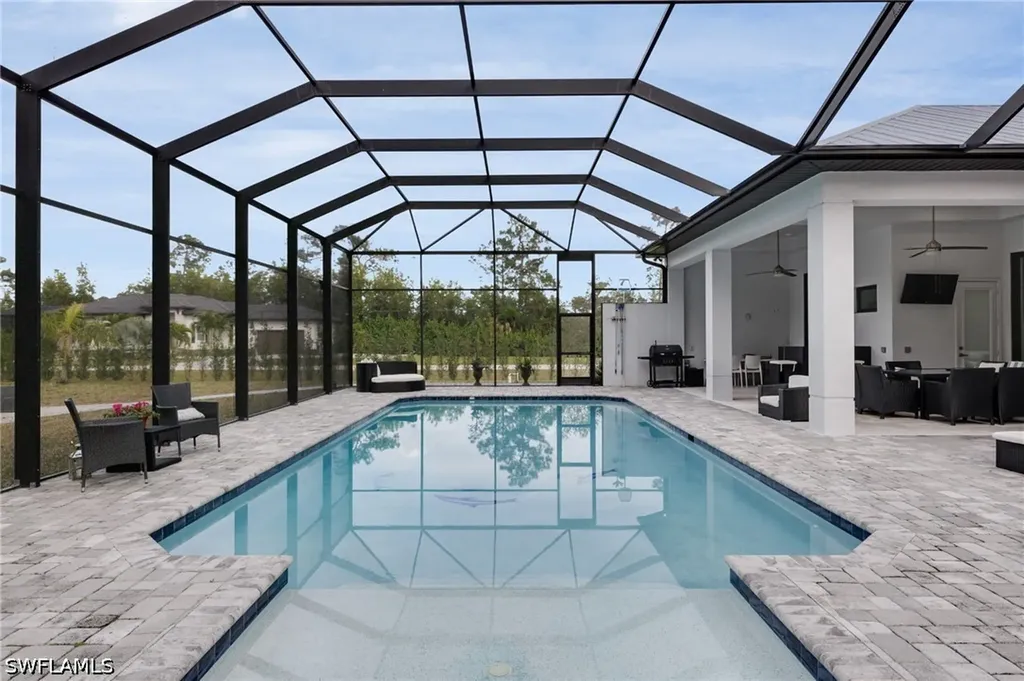6423 Livingston Woods Lane Naples FL 34109