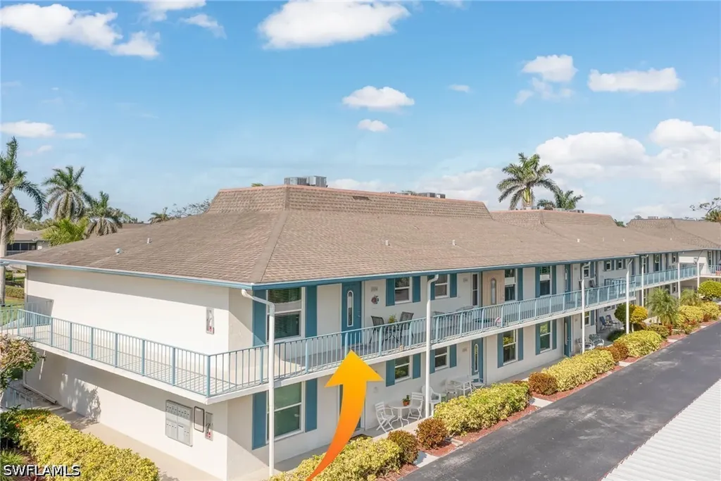 Naples FL, 325 Charlemagne Boulevard, Unit A209