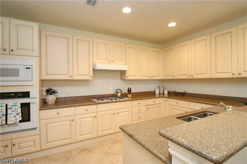 2713 Callista Court Naples FL 34114
